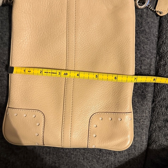 Vintage Coach Cream Leather Crossbody Bag - Picture 8 of 9